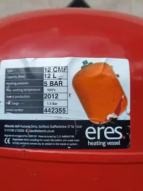 12cmf Altecnic Eres 12 Litre Heating Expansion Vessel Red - Type