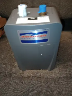 Upvm-90e American Standard Commercial 240 Volt 9 Kw Electric Tankless Point Of Use Water Heateritem