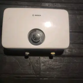 7738007417 Bosch Thermotechnology Tronic 4000c Electric Tankless Water Heater 8.5 Kw Wh