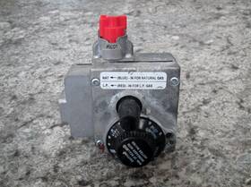 Bradford White 222-40595-04a 37c55u-710 Lp Water Heater Gas Valve / Thermostat