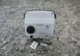 222-52907-02 Bradford White Wv8840a1057 Water Heater Gas Valve / Thermostat Used