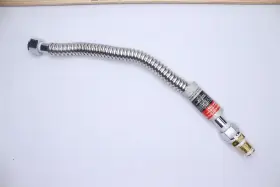 Everbilt 1000 044 310 Corrugated Water Connector 3/4 Inch X 1.5 Ft - Missing Nut On End