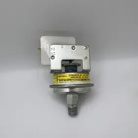 100110883 Honeywell Pentair Low Gas Pressure Switch - Pre Owned Oem Replacement