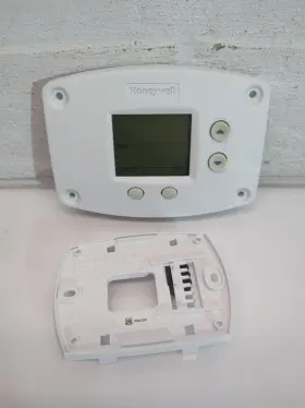 Sd7000a Honeywell 1000 Thermostat S9360/s9370 Water Heater Display Control As Is