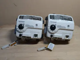 Wv8860b1000 Honeywell Lot Of 2 Water Heater Gas Valve Controller Parts Or Repair Wv8860b