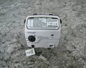 Wv8840c1604 Rheem / Honeywell Ap16613b-1 Water Heater Gas Valve Thermostat Used
