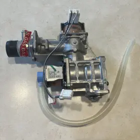 106000085 Rinnai Gas Control Valve Tankless Water Heater Rl75i Natural C36q18 Used