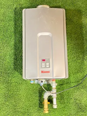 R75i Rinnai Propane Tankless Hot Water Heater 180 000 Btu Home Outdoor