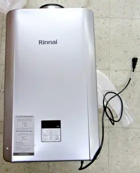 Re180ip Rinnai Non-condensing Propane Tankless Water Heater Indoor Installation