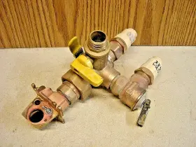 U245-865-3 Rinnai Twhwor5- Hot Water Outlet With Isolation And Pressure Relief Valves