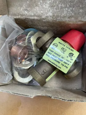 0206013 Watts 3/4 Inch Sweat Mixing Valve