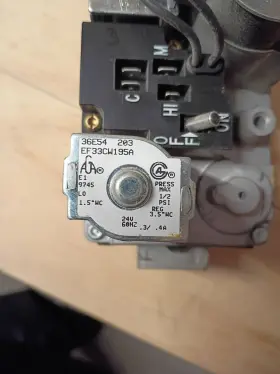 Ef33cw196a White-rodgers 36e54 Furnace Gas Valve 203