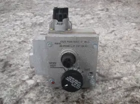 37c55u-660 White-rodgers Water Heater Gas Valve / Thermostat Used Free Shipping