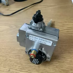 37c55u-816 White-rodgers Water Heater Gas Control Valve Ap15162d See Pics