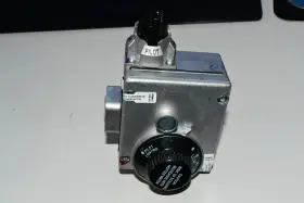 Ap14270q-1 White-rodgers Water Heater Control Thermostat Natural Gas New W5a3