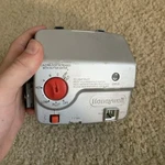 Honeywell Water Heater Gas Control Valve WV8840B1000 See Pics Untested For. Price: $10.00.