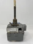 Robertshaw 2000WIPER-LC Thermostat Gas Valve 140-15-L AP12556C Used. Price: $245.92.